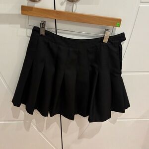 Black pleated skirt